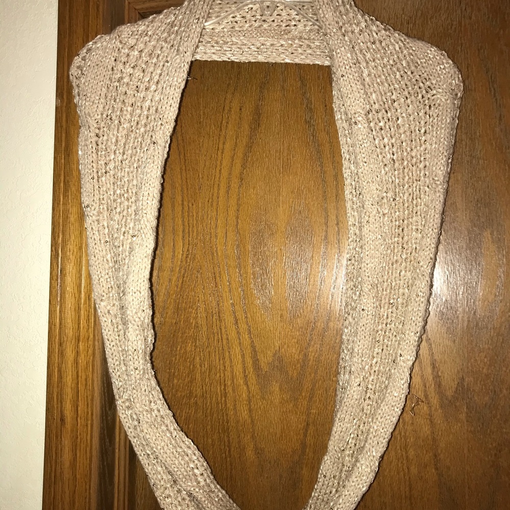 Infinty scarf beige/tan w/ sequins long